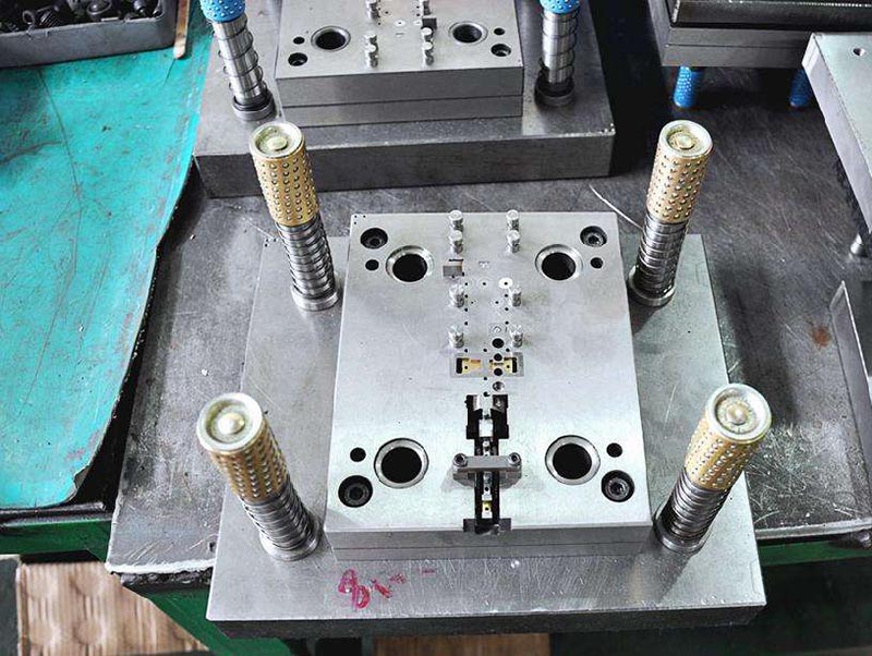 方正模具制造-01